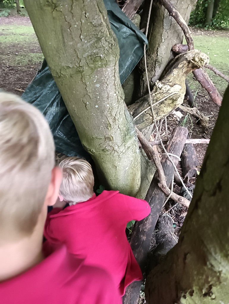 Forest school &#8211; den building and shadow art!, Copthill School