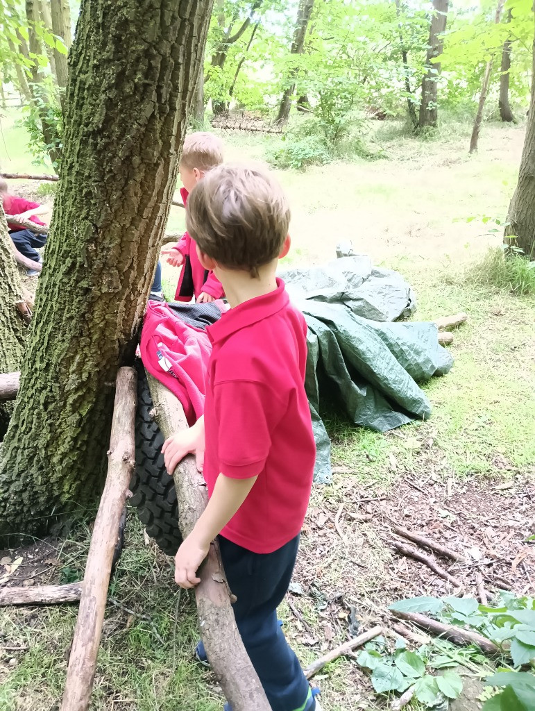 Forest school &#8211; den building and shadow art!, Copthill School