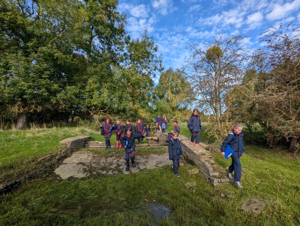 5W explore the old canal system, Copthill School