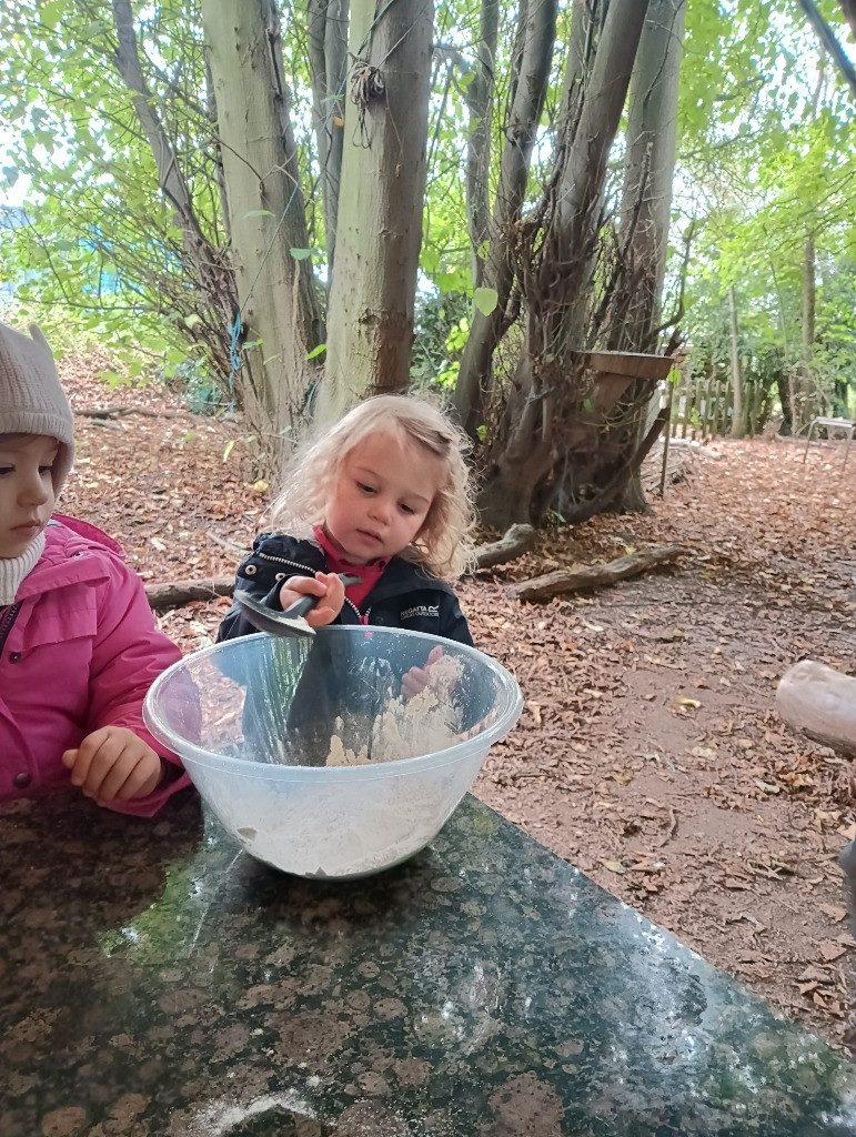 Flatbread on the campfire, Copthill School