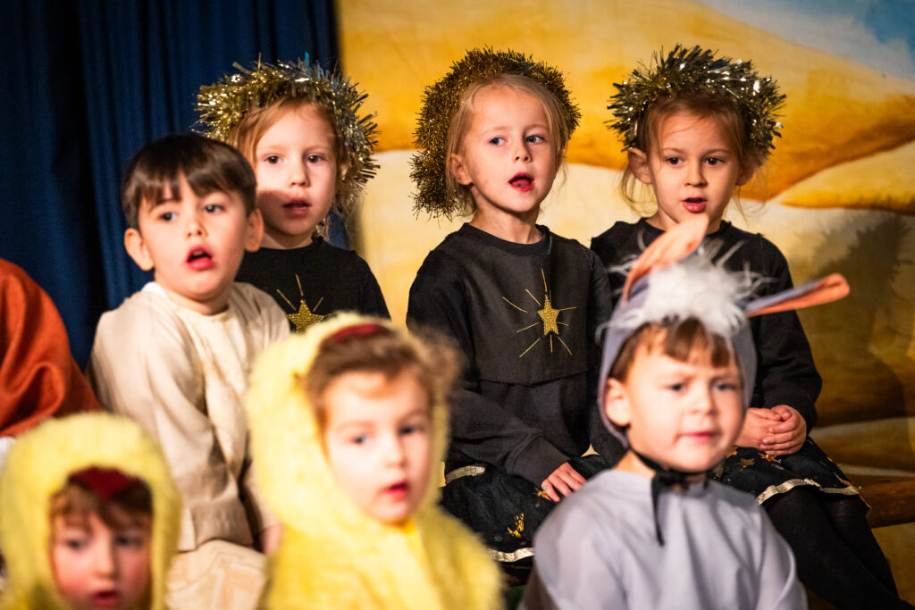 Higgledy Piggledy Nativity!, Copthill School