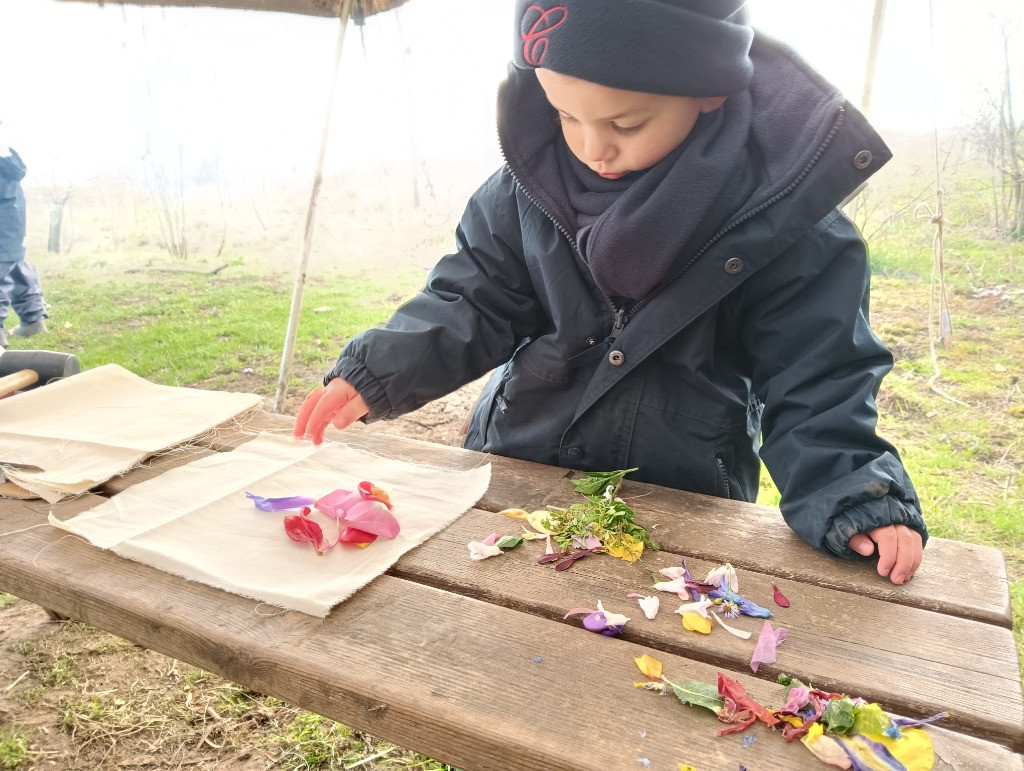 Hapa Zome, Copthill School