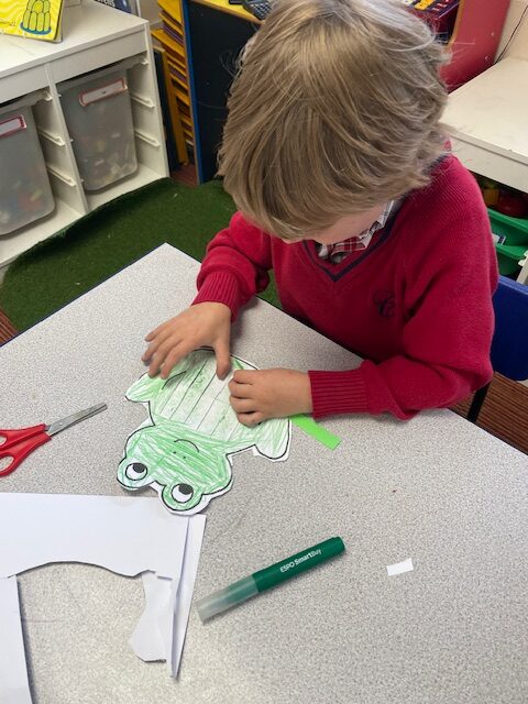 Frog weaving, Copthill School